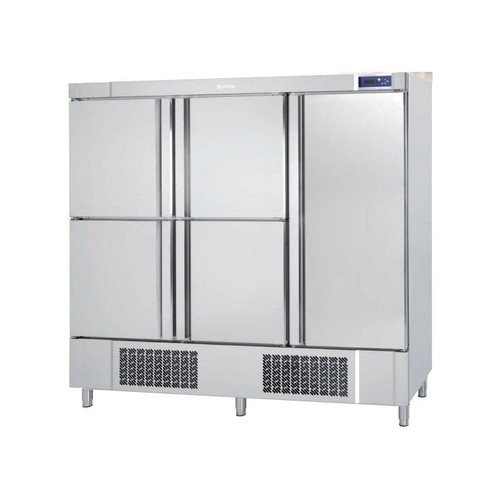 Cámara para refrigeración (1600 litros aprox) (3 puertas sólidas)